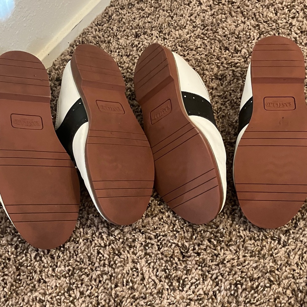 Eastland Black and White Saddle Sneakers - Picture 4 of 5